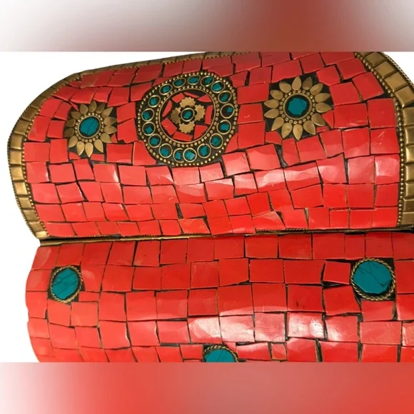 Antik Kraft Handcrafted Cylinder Shell Mosaic Clutch Coral and Turquoise  NWT - Picture 8 of 10